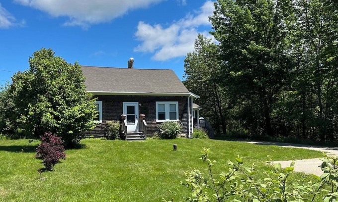 Seal Cove Casa | Peaceful & quiet home under 10 minutes from Acadia National Park. DOG FRIENDLY!