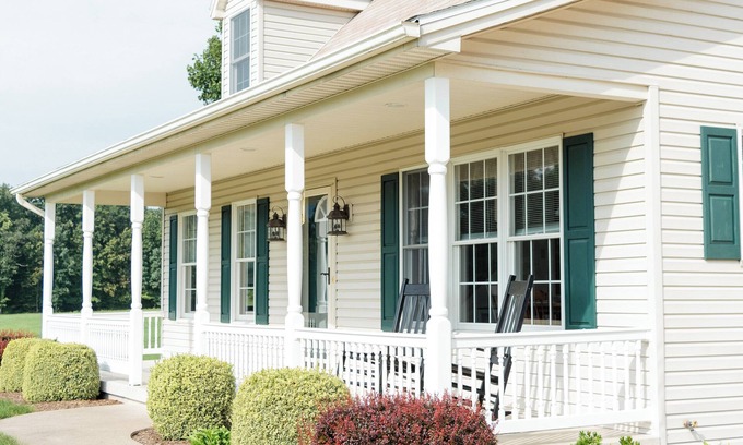 New Germantown Casa | Peaceful quiet setting with large yard, creek, 3 bedrooms, AC, WiFi,