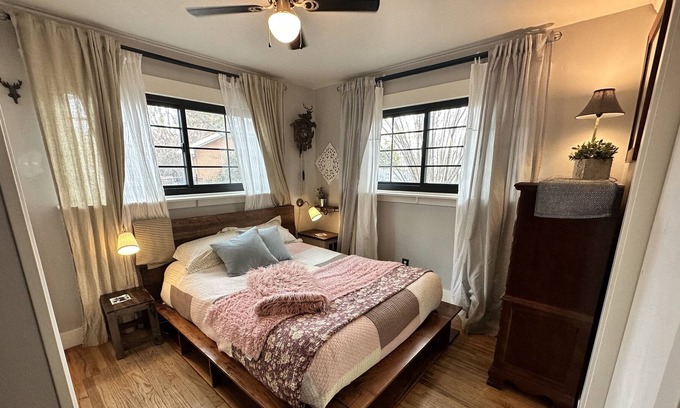 Fairpark Casa | Peaceful Ranch Home - Pets Welcome