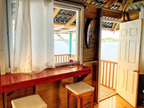 Bocas del Toro Apartamento | Peaceful Refuge in Quiete Bay