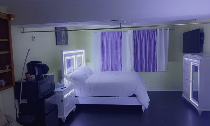 Worcester Cama Y Desayuno | Peaceful & relaxed neighborhood. Private location