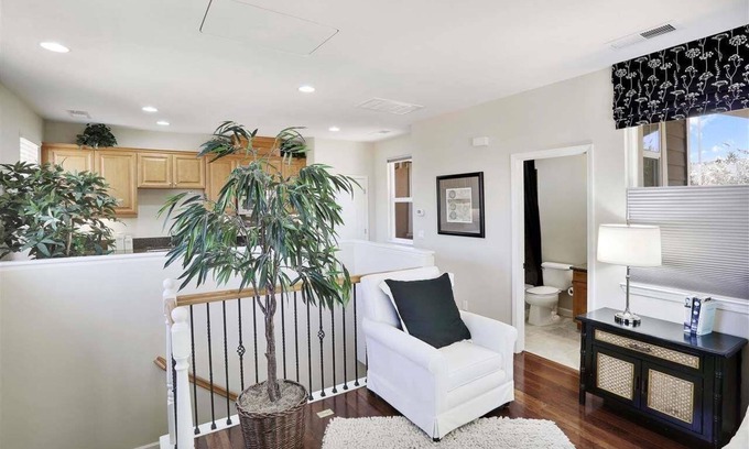 Tracy Casa | Peaceful Relaxing Prv Guestsuite w/ Own Entrance