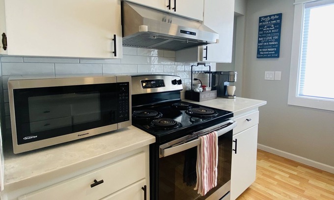 Garden Home-Whitford Casa | Peaceful Remodeled 3BRw/King bed+BBQ/Spacious Deck