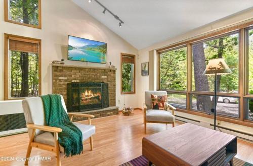 Tobyhanna Casa | Peaceful retreat 11 min from Kalahari and all major attraction