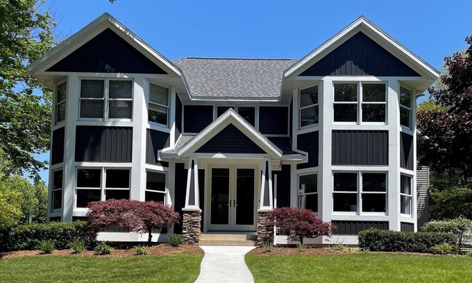 West Olive Casa | Peaceful Retreat 4 acres 8 BR 3.5 baths 4500 sq. ft. 10% off last min. bookings.
