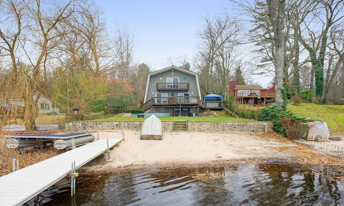 Twin Lake Casa | Peaceful retreat away from the hustle and bustle! Occupies 10!