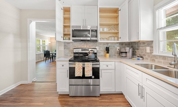 Cliftondale Casa | Peaceful Retreat , Close to Nature ,Fenced Yard!