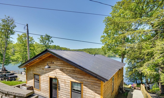 Averill Park Cabaña | Peaceful Retreat on Burden Lake w/ Deck & Kayaks!