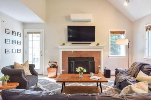 Wellfleet Casa | Peaceful retreat plus Dog Friendly