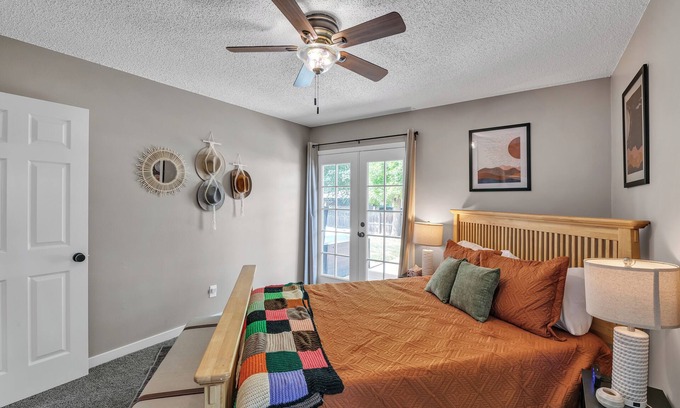 Longmont Casa | Peaceful Retreat with Hot Tub Kid and Dog Friendly