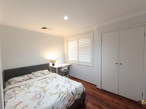 Baulkham Hills Casa | Peaceful Room in Modern Baulkham Hills Home - BH3
