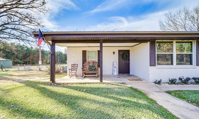 Lockesburg Casa | Peaceful Sanctuary - 1 Mi to Wildlife Refuge!