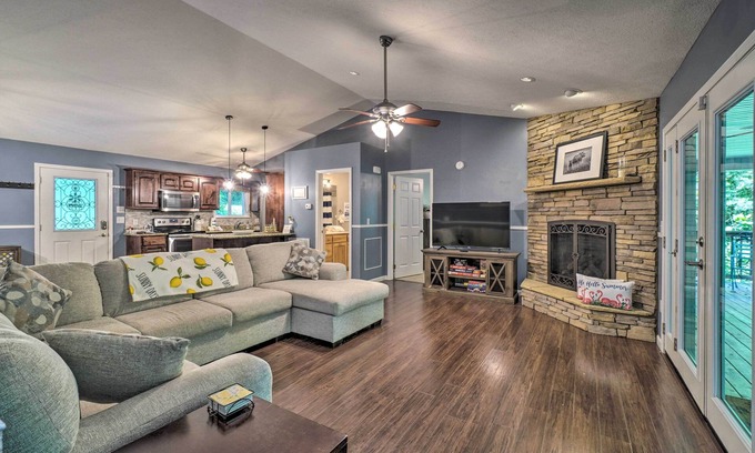 Sevierville Casa | Peaceful Sevierville Home w/ Private Hot Tub!
