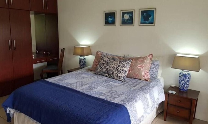 Bathurst Apartamento | Peaceful, spacious, well appointed and pet friendly. Close to local amenities.