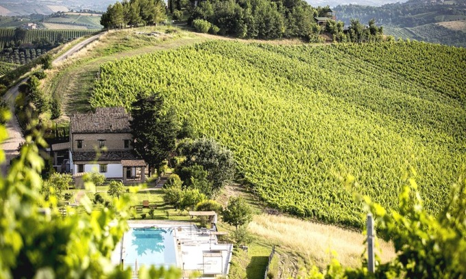San Savino Apartamento | Atractivo Apartamento con Piscina