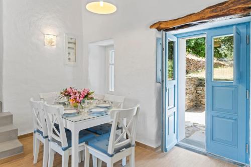 Andros Town Casa | Peaceful Stay in Livadia, near Chora and Beach
