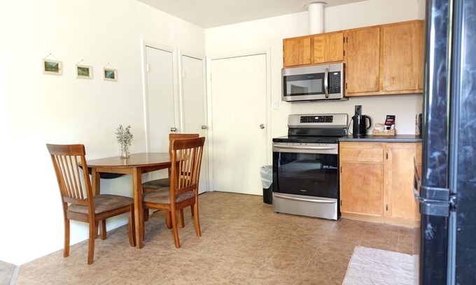 Arden-Arcade Apartamento | Peaceful Studio with Easy Access to Downtown and Foothills