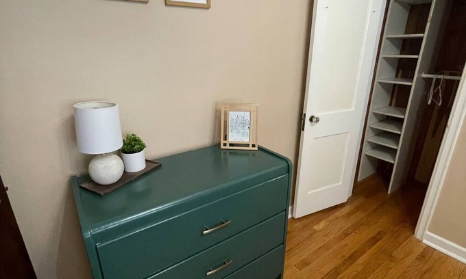 Omaha Casa | Peaceful & Stylish 2 bedroom Beauty-Entire Home