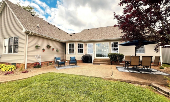 Rumsey Otro | Peaceful - View - Close to Owensboro - Modern Farmhouse