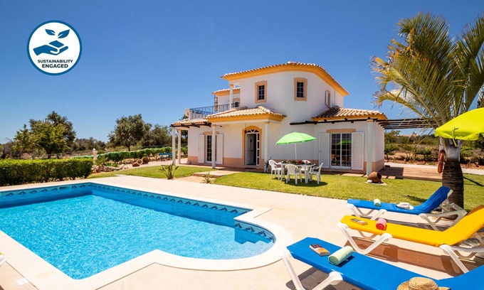 Monte Raposo Villa | Peaceful villa w/ heatable pool, Armação