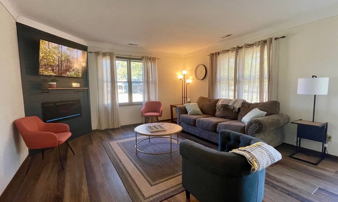 Archbold Condominio | Peaceful, walkable apartment to parks & downtown