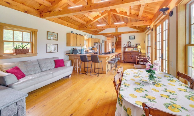 Mac Mahan Casa | Peaceful Wiscasset Retreat w/ Deck & Bay Views!