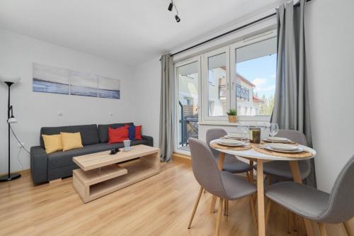 Krzyki Apartamento | Peaceful Wrocław Apartment for 4 Guests with Balcony by Noclegi Renters