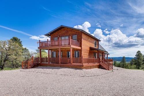 Sundance Casa | Peaceful Wyoming Cabin with Spacious Deck and Wet Bar!
