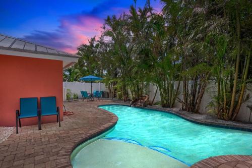 Holmes Beach Casa | Peach Bellini