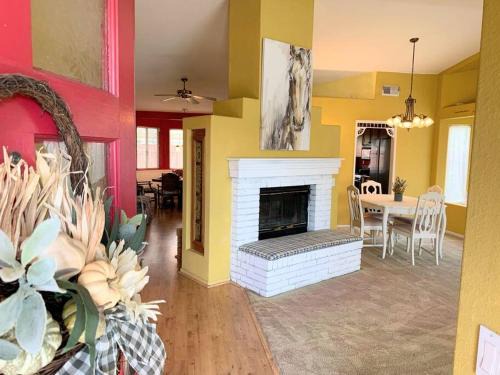Hemet Casa | Peach Blossom Country House