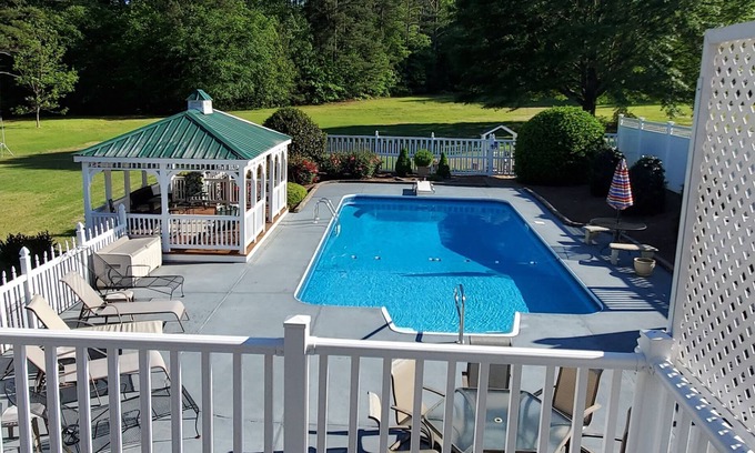 Douglasville Casa | Peach of a Property