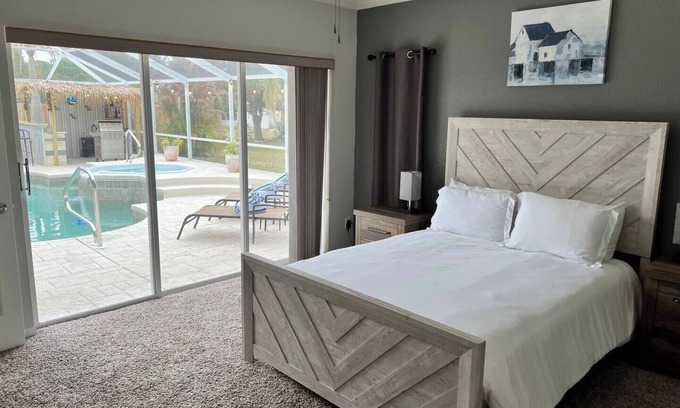 Laurel Casa | Peachland getaway with pool and tiki bar.