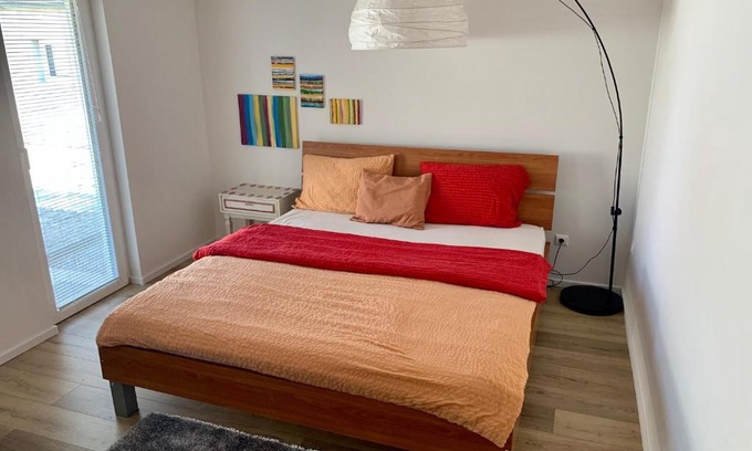 Bezigrad District Casa | Peachy house Bežigrad