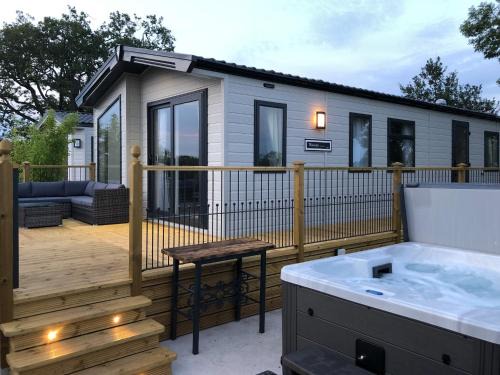 Penrith Casa | Peacock - Uk31513
