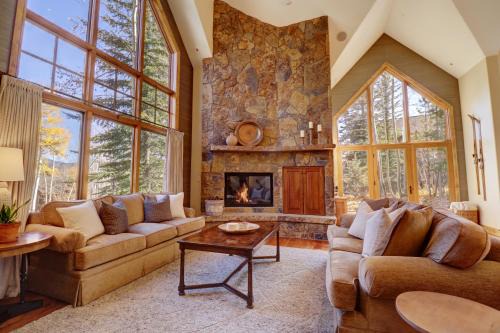 Three Peaks Casa | Peakside Escape 178 home
