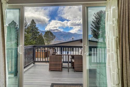 West Colorado Springs Casa | PeakView Lil Lux - Prime Spot King Hot Tub Views