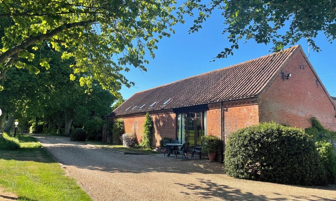 Foxley Casa | PEAR TREE, family friendly, with a garden in Wood Norton