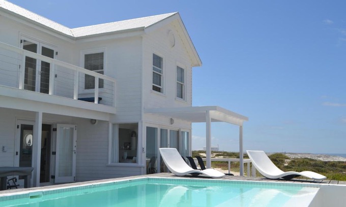 Yzerfontein Villa | Pearl Bay Beach Home