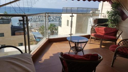 Ashkelon Apartamento | Pearl by the Sea, Living room and one bedroom