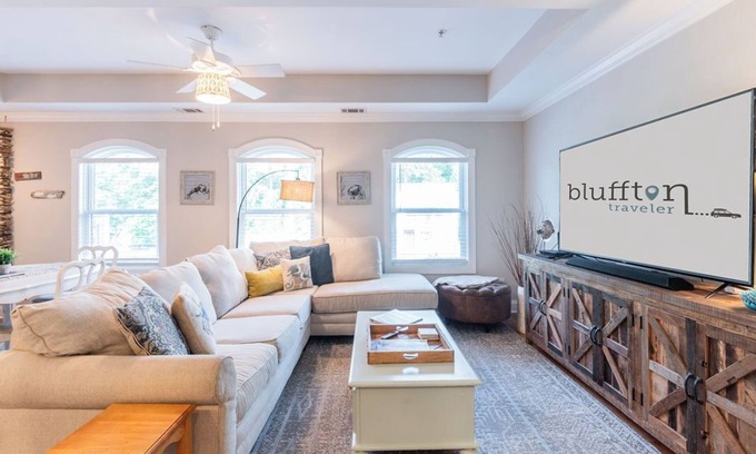 Bluffton Casa | Pearl of the Promenade - Old Town Bluffton 2 bedroom townhouse in Prime location
