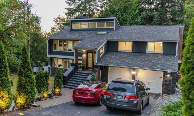 Sammamish Casa | Pearl on the Ridge - Hot Tub, Sauna, Game Room, EV, Near Lake&Downtown Sammamish