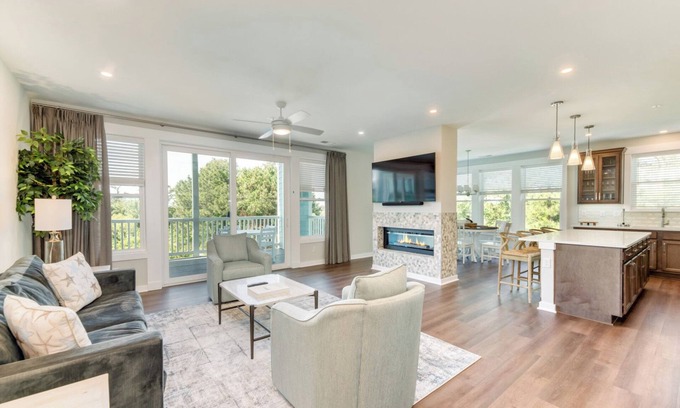 Bermuda Bay Condominio | Pearl Point - Serene Retreat, Large End Unit, Peaceful Views