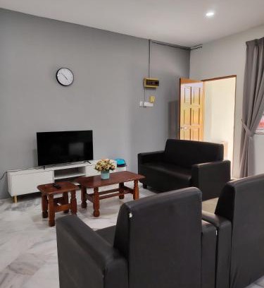 Si Rusa Villa | Pearl Villa Homestay Unit 5