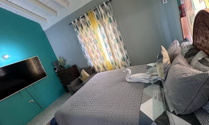 Falmouth Casa | Pearle Casa- Relaxing, 24hrs Gated Secured Home..