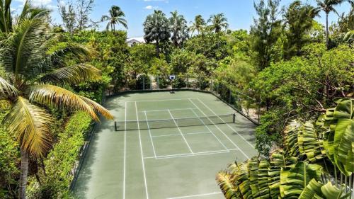 Bodden Town Casa | Pease Bay House