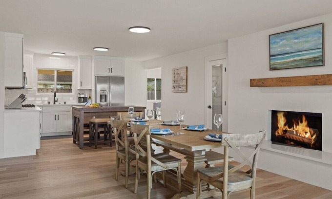 Del Monte Forest Casa | Pebble Beach's Tee Time: 4BR 3BA walk to the beach