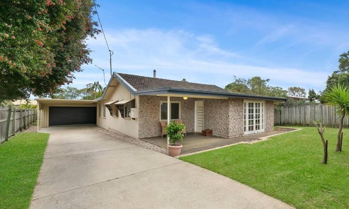 Beachmere Casa | Pebble Cottage