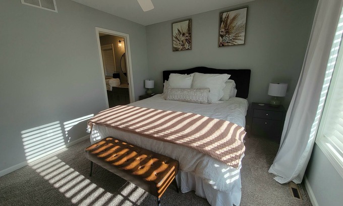 Rochester Casa | Pebble Creek House / 2 BR, 2Ba, Pet Friendly, attached garage & 15 min to Mayo!