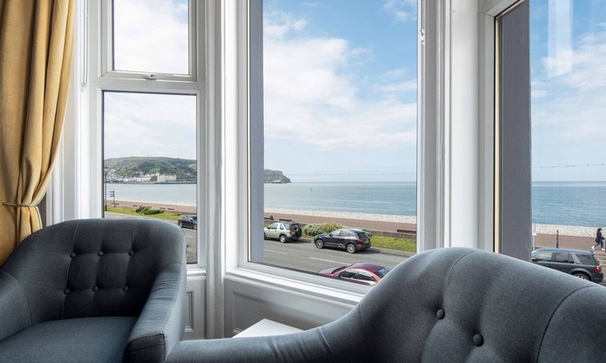 Llandudno Cama Y Desayuno | Pebble House