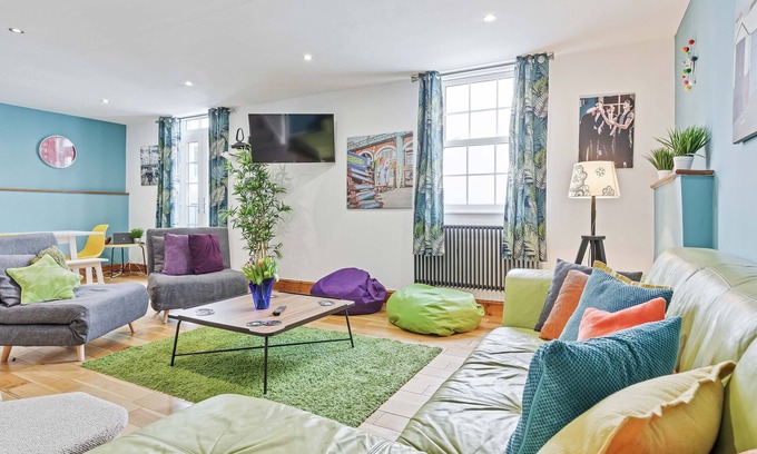Kemptown Casa | Pebble Mews House | By My Getaways | Parking for one small car
